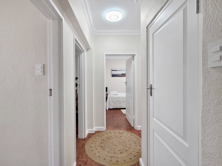 2 Bedroom Property for Sale in Sea Point Western Cape